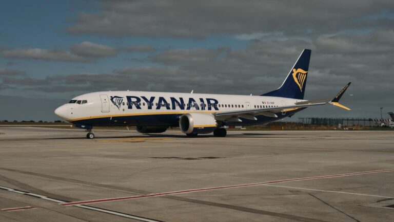 Ryanair anuncia saída total dos Açores e aponta responsabilidades à ANA e ao Governo