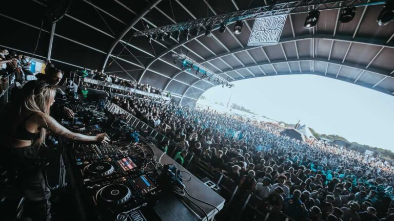 Festival Sound Waves celebra o 20º aniversário com um cartaz de luxo e uma grande novidade