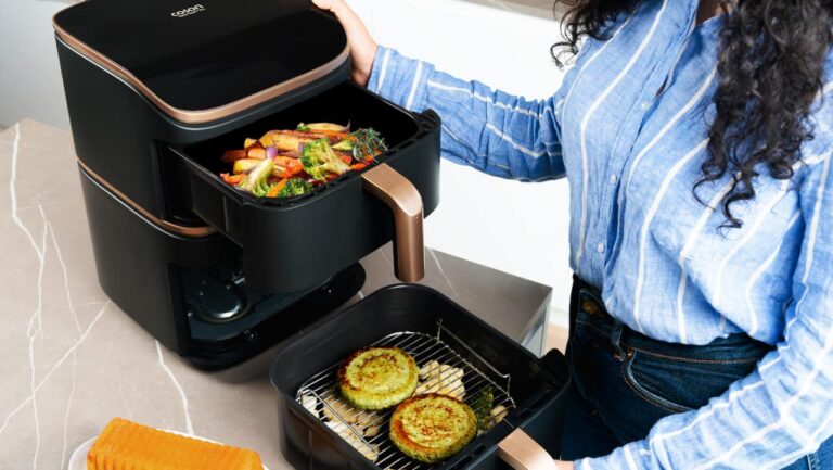 Cosori lança airfryer com dois cestos independentes e ligação Wi-Fi