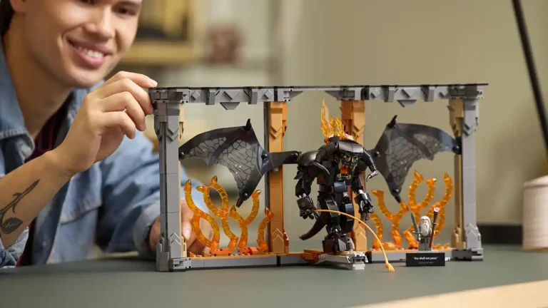 O LEGO Icons Book Nook O Senhor dos Anéis: Balrog é o novo set LEGO para fãs de Senhor dos Anéis