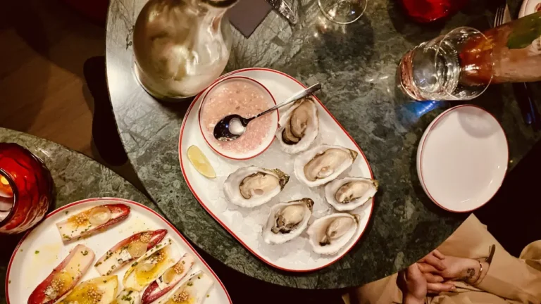 Maison Belle em Lisboa: cocktails de autor, espumantes e gastronomia francesa num ambiente intimista