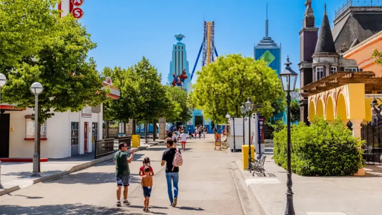 Parque Warner Madrid apresenta novos espetáculos para este verão