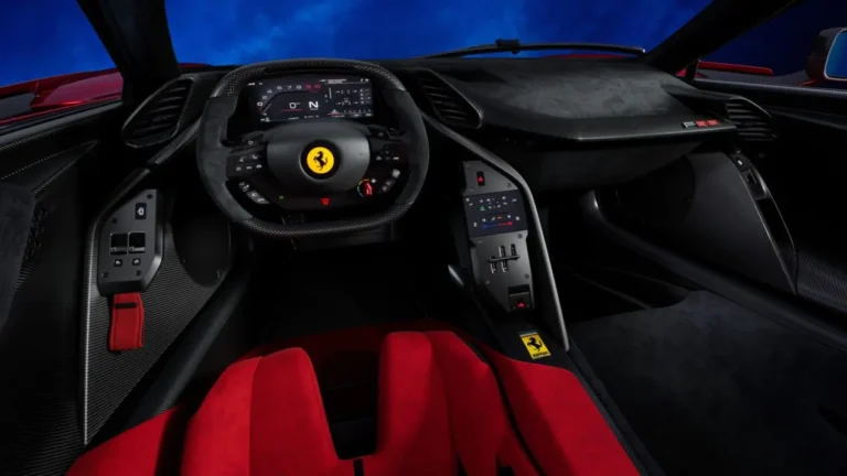 Ferrari adia lançamento do seu segundo modelo elétrico para 2028 devido à fraca procura