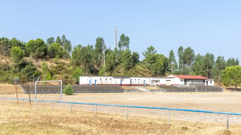 Complexo Desportivo da Meia Via vai ser alternativa ao Estádio Municipal Dr. Alves Vieira