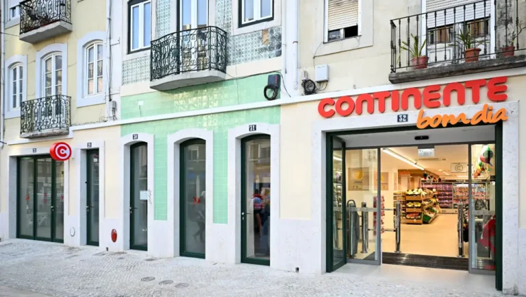 Continente abre loja no Largo da Graça, em Lisboa