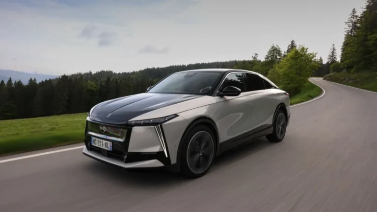 DS N°8 chega no verão e promete autonomia até 750km