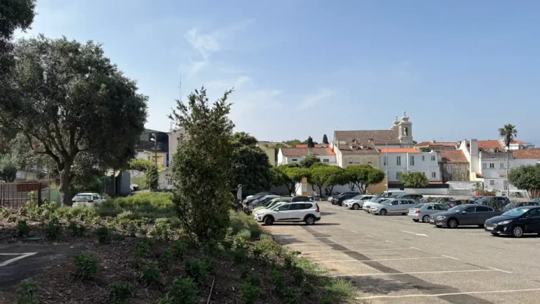Oeiras investe mais de 2,5 milhões de euros em 3 novos parques de estacionamento