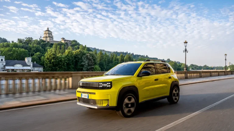Fiat Grande Panda é o primeiro automóvel do mundo a contar com material reciclado de embalagens de bebidas