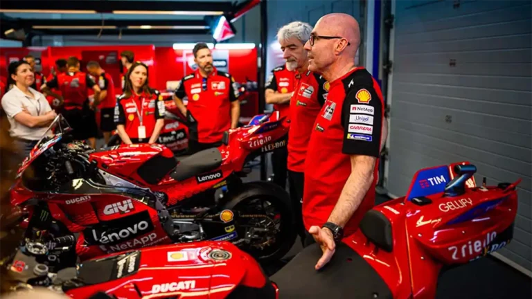 Ducati Lenovo MotoGP Garagem
