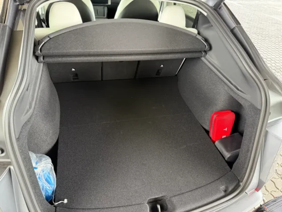 Tesla Model Y Juniper Long Range RWD (2025)