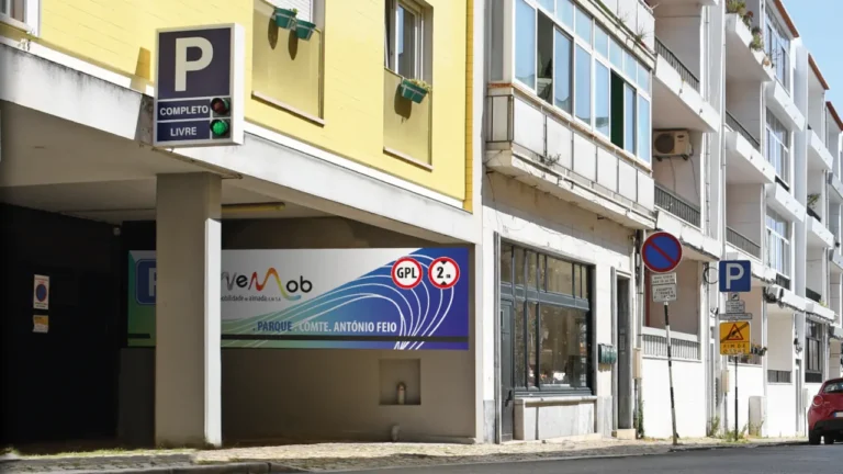 Cacilhas ganha novo parque de estacionamento coberto com 110 lugares
