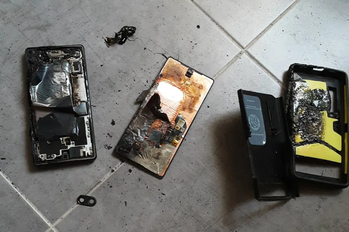 Estado final do Google Pixel 6a depois do incidente