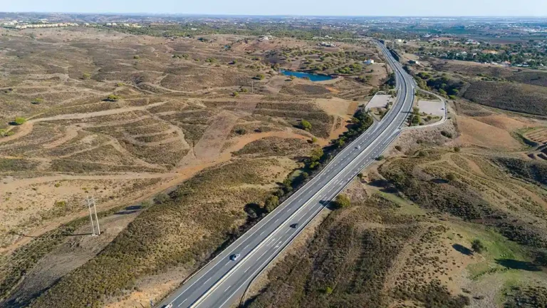 Espanhola Globalvia quer comprar a Via do Infante
