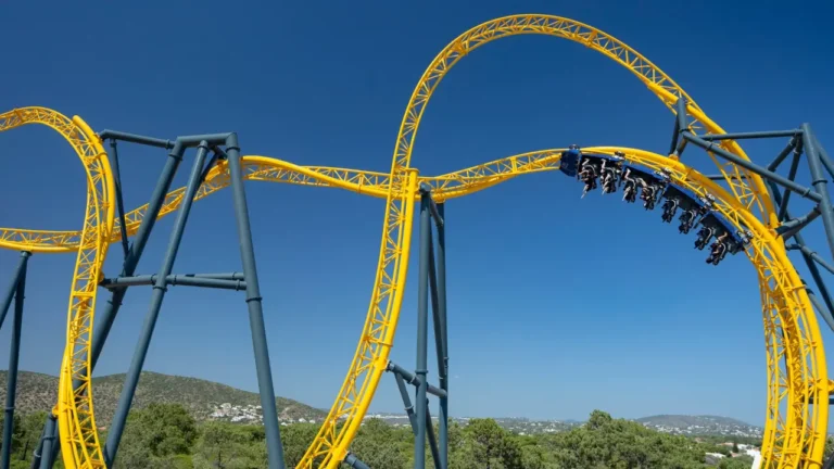 Aquashow estreia no Algarve a “montanha-russa mais radical de Portugal”