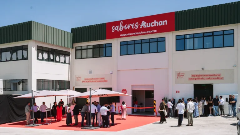 Auchan abre unidade de produção alimentar própria na Venda do Pinheiro