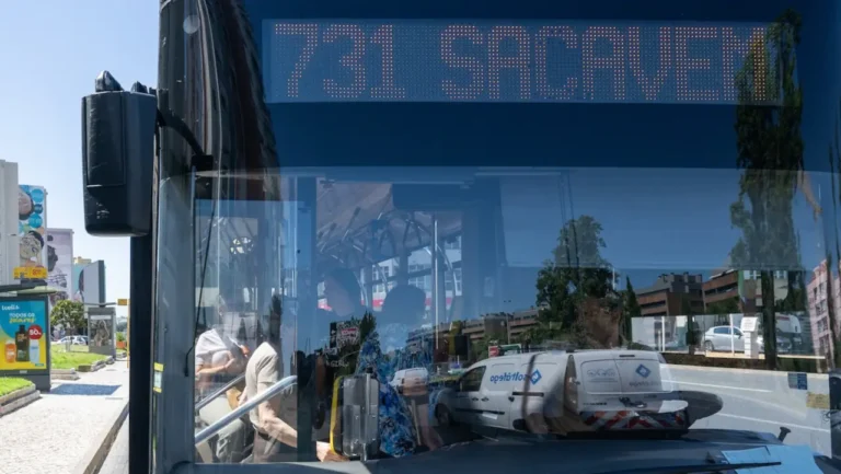 Carreira 731 da Carris prolongada até Sacavém