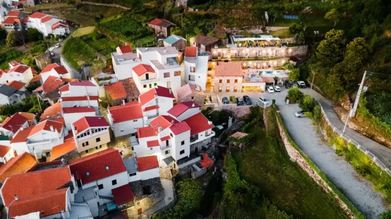 Casas da Lapa: Onde a serra se encontra com o silêncio