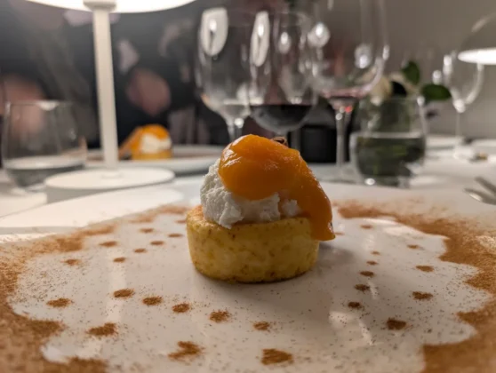Casas da Lapa - Queijadinha com gelado artesanal de requeijão e doce de abóbora