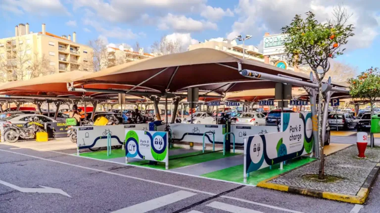 CoimbraShopping implementa carregamento gratuito para bicicletas e trotinetes elétricas