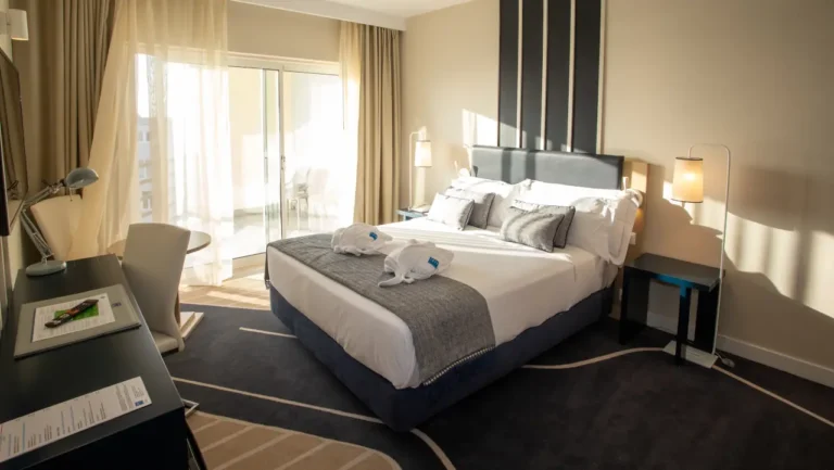 TRYP Lisboa Caparica Mar reabre após renovação de 4 milhões de euros