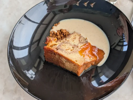 Volta do Mar - Pudim de Croissant com Creme Inglês