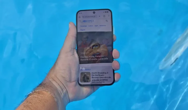 OPPO Reno14 FS 5G dentro de água