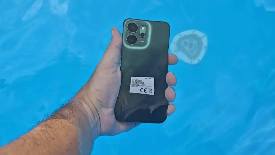 OPPO Reno14 FS 5G dentro de &aacute;gua