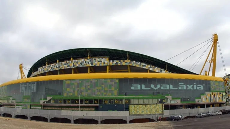 Cinemas do Alvaláxia encerram após Sporting não renovar acordo com a NOS