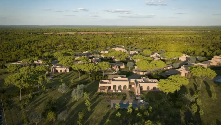 Ando Living estreia-se na Comporta com villas de luxo entre pinhais