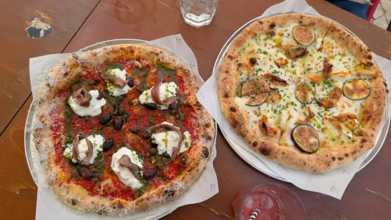 Blitz Pizza & Deli: um projeto gastronómico e spot de convívio que tem andado a conquistar a Costa da Caparica