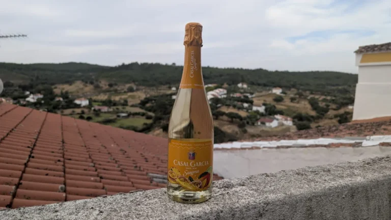 Casal Garcia lança primeira sangria portuguesa com sabor a frutos tropicais