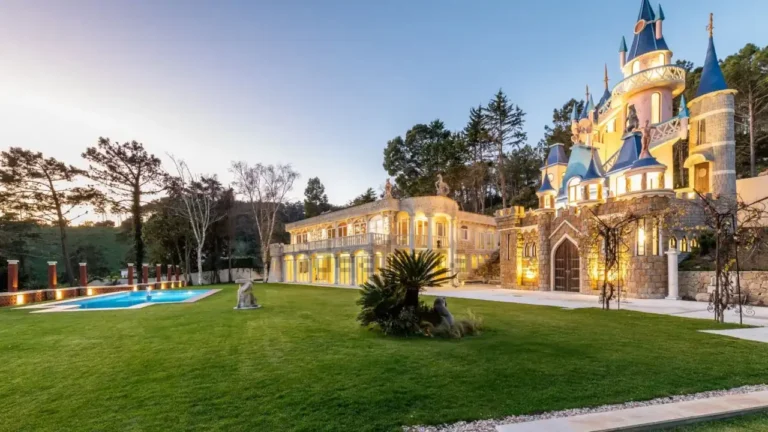 As 10 propriedades de luxo mais vistas este verão que continuam disponíveis no mercado