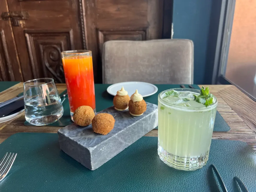 Degust'AR Lisboa - Croquetes de alheira com maionese de alho e cocktails