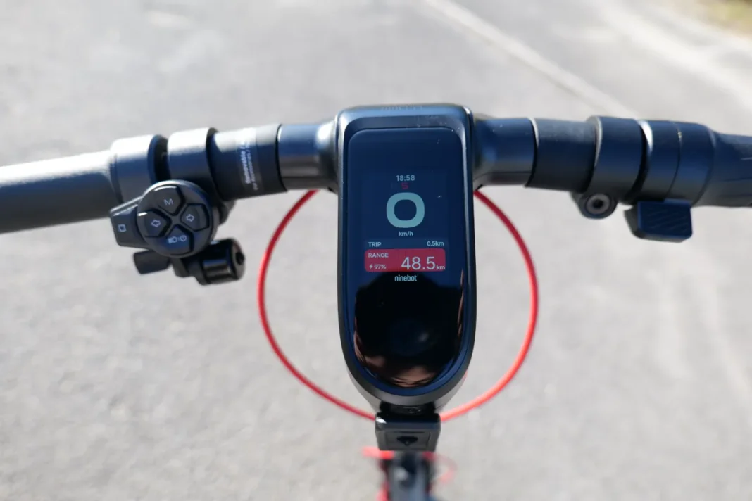 Ninebot F3 Pro - visor