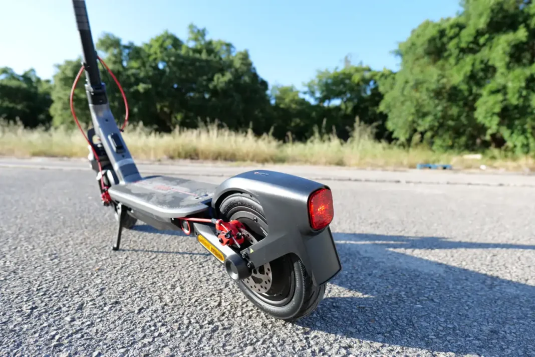 Ninebot F3 Pro - luz traseira