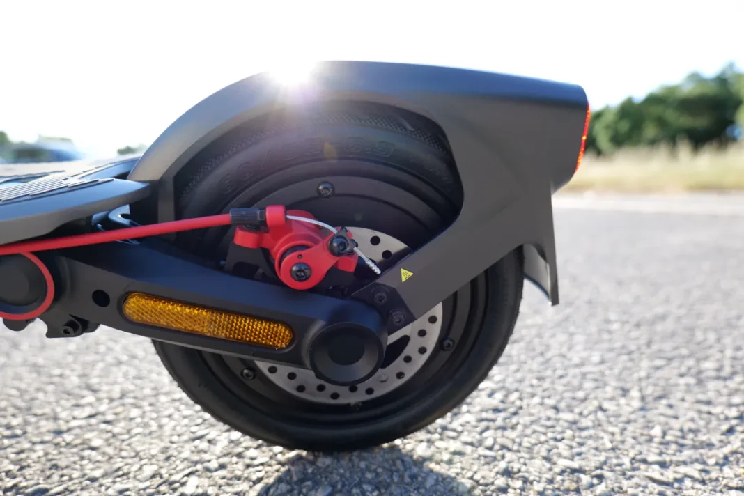 Ninebot F3 Pro - pneu traseiro