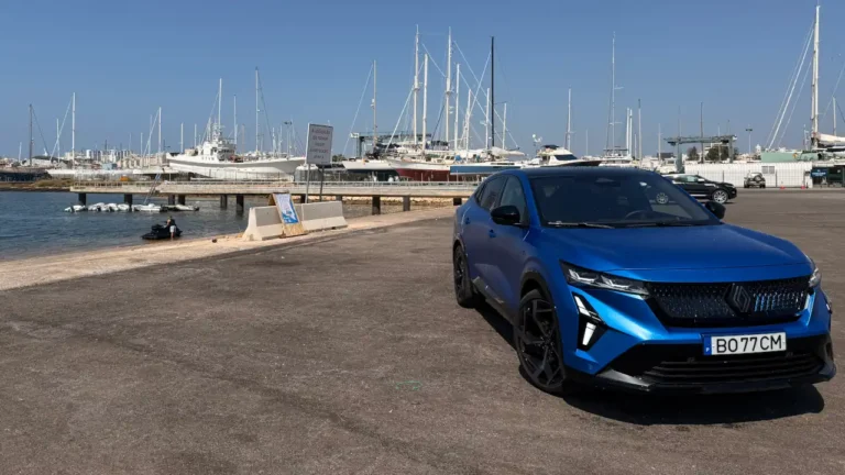 Ensaio ao Renault Rafale Atelier Alpine 300cv 4×4 Hybrid Plug-in – Uma obra de arte francesa sobre rodas com assinatura Alpine