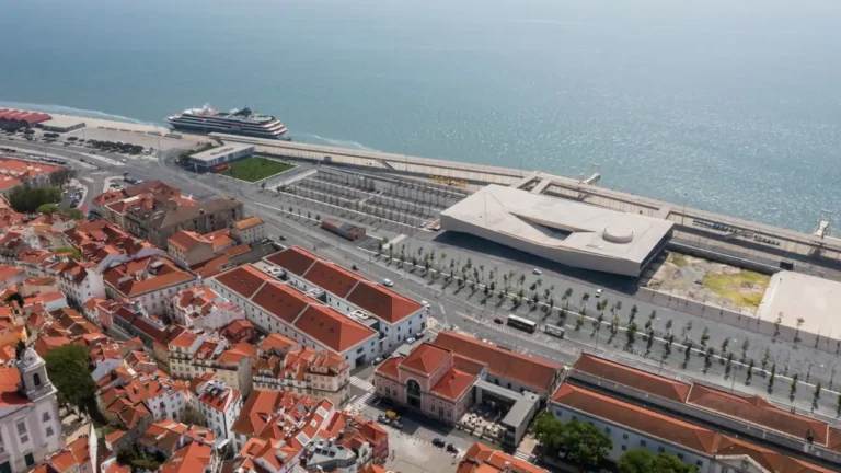 Obras de eletrificação no Terminal de Cruzeiros de Lisboa vão diminuir emissões e impacto sonoro