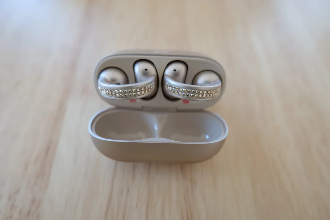 MOTOROLA Moto Buds Loop Premium (Bege) - Cristals by Swarovski