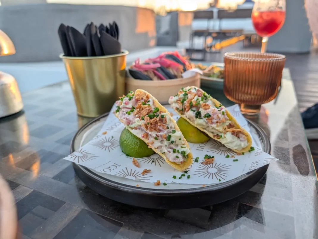 ICON Bar & Rooftop - Taco de atum