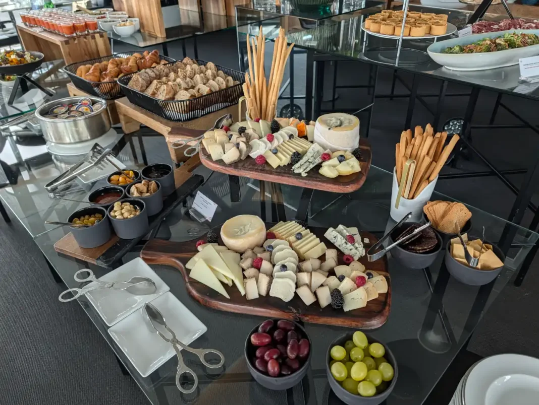 myriad by sana brunch selecao queijos