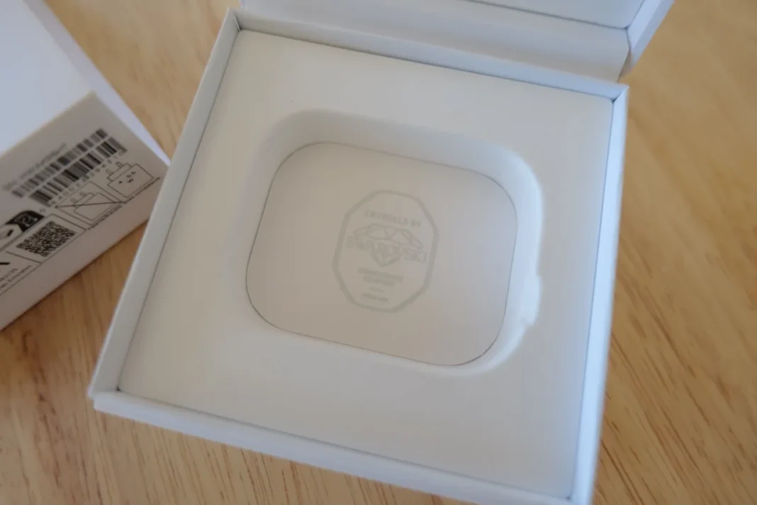 MOTOROLA Moto Buds Loop Premium (Bege) - Cristals by Swarovski