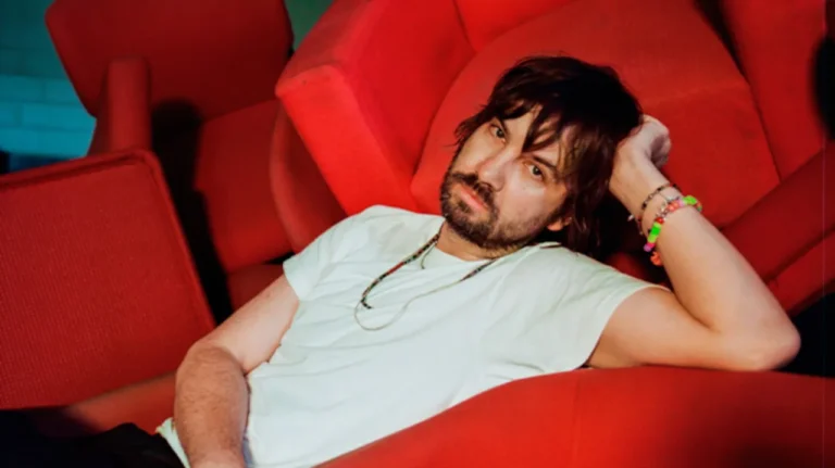 Tame Impala apresenta novo disco Deadbeat no Porto e em Lisboa