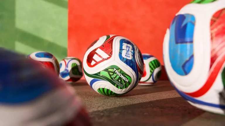 FIFA apresenta a bola oficial do Mundial de 2026, a TRIONDA