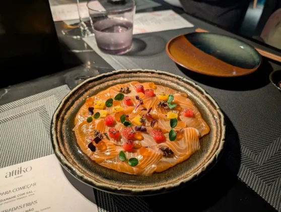 Attiko Lisbon - Crudo de Salmão