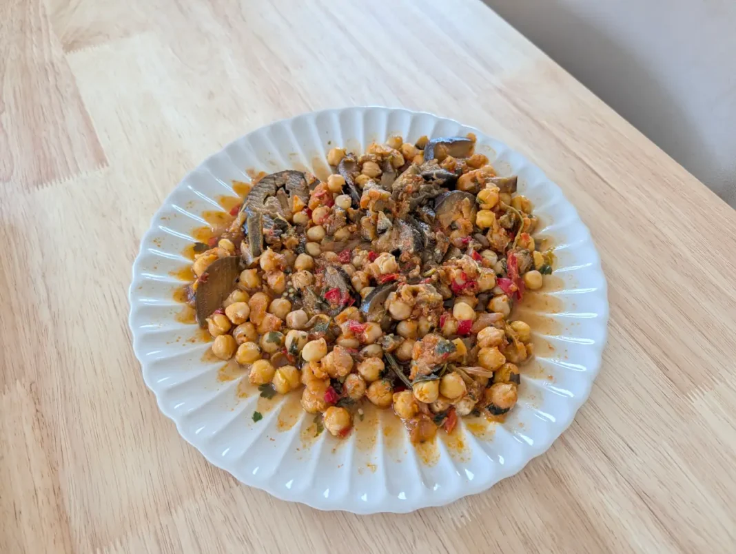 Celeiro - Beringela com gr&atilde;o em molho de tomate