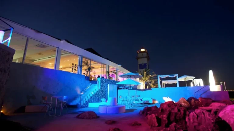 Coconuts. O icónico espaço está quase a reabrir em Cascais