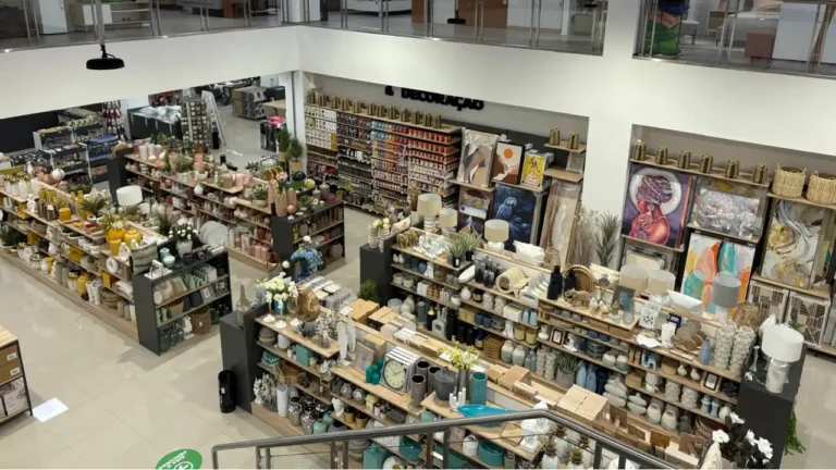 Loja JOM em Vila Real regressa com novo conceito e espaço modernizado