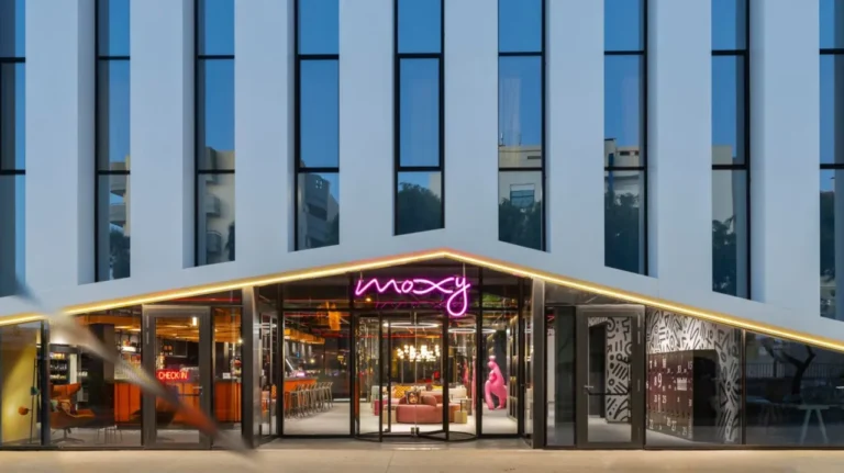 Moxy Alfragide Lisboa