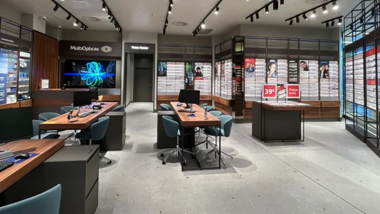 MultiOpticas reabre loja no Centro Vasco da Gama com novo conceito
